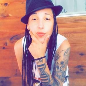 Meet your Posher, Bea